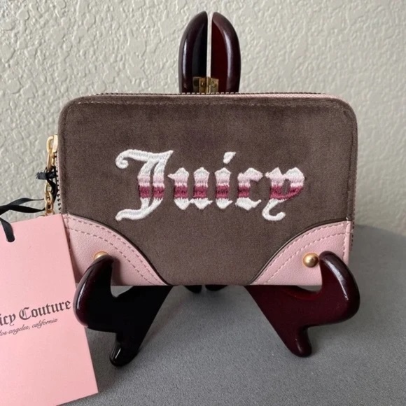 Juicy Couture Retro Velour Double Zip Wallet NWT *HP* - Picture 1 of 6